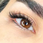 خدمات تخصصی و آموزش مژه سولماز