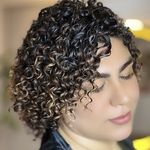 آکادمی و مرکز تخصصی کراتین و فر دائم مرجان یونسی