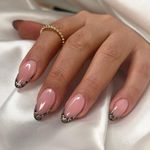 خدمات کاشت ناخن مبینا