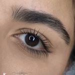 خدمات مژه ماهی مون