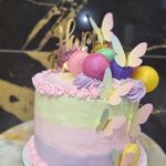 کیک وشیرینی وشکلات خانگی نفیس