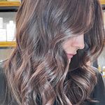 سالن زیبایی لئو متخصص لایت بدون دکلره