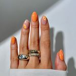 خدمات کاشت ناخن مبینا