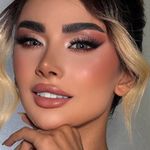خدمات میکاپ و شنیون