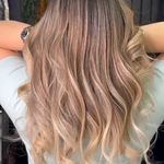 خدماتِ رنگ و کراتین و فر دائم مو با نگار