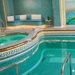 موزاییک شیشه ای استخری