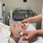 مرکز فیشیال و پاکسازی پوست(استاد جلالی)