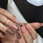 کاشت ناخن صادقی