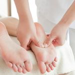 ماساژ درمانی و طب سنتی نادری