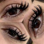 خدمات کاشت مژه و اکستنشن ناریلا