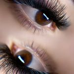 خدمات تخصصی اکستنشن مژه مهتاب