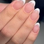 سالن زیبایی و آرایشگاه زنانه صورتی