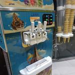 آبمیوه و بستنی مانی ما