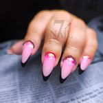 مدرس ارشدکاشت ناخن و پدیکور درمانی