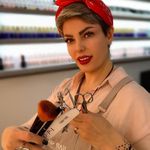 خدمات تخصصی کاشت ناخن رویا