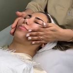 فیشال و پاکسازی تخصصی پوست تحت نظر پزشک