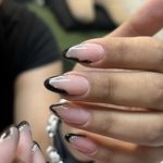 خدمات تخصصی ناخن نگین