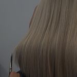 آرایشگاه زنانه نگارگر