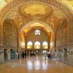عمارت و باغ چهل ستون