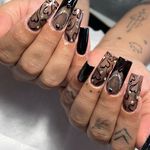 خدمات تخصصی کاشت و طراحى ناخن دان