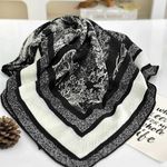 گالری شال و روسری عطرا