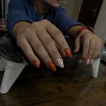 آموزش و خدمات تخصصی ناخن زینو