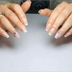 سالن زیبایی مانلی