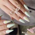 سالن زیبایی و کاشت ناخن آرلا