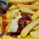 رستوران دهه شصت