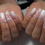 خدمات تخصصی کاشت و طراحى ناخن دان