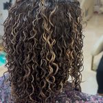 اکستنشن مژه و ناخن و سالن زیبایی ماه ناز