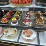 شیرینی فروشی پاک
