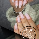 خدمات کاشت و ترمیم ناخن هدیه