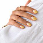 خدمات آموزش و کاشت ناخن شیوا