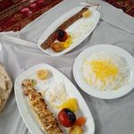 باغ رستوران و تالار جزیره