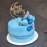 کیک وشیرینی وشکلات خانگی نفیس