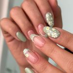 مرکز تخصصی کاشت ناخن و مژه لونا