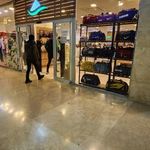 فروشگاه پوشاک جانستون
