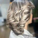 سالن زیبایی و آموزشگاه کلبه نیلوفر