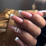 خدمات تخصصی کاشت ناخن سحر