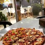 پیتزا هیزمی و برگر ذغالی سالار فود