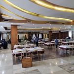 رستوران و هتل بین المللی میزبان