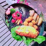 کافه  رستوران ساحلی هشت