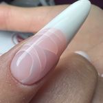 سالن تخصصی کاشت ناخن لیرو