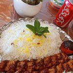 رستوران و مجموعه پذیرایی حاج اسماعیل