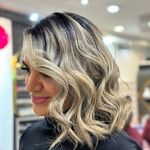 سالن زیبایی تخصصی رنگ مو و لایت احیا