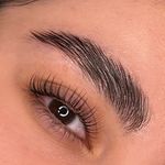 اکستنشن و لیفت مژه مَری استایلشر