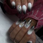 خدمات تخصصی کاشت و طراحى ناخن دان