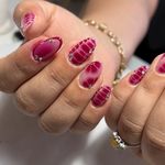 خدمات تخصصی کاشت و طراحى ناخن دان