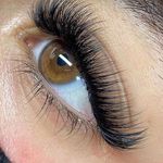 خدمات تخصصی اکستنشن مژه مهتاب